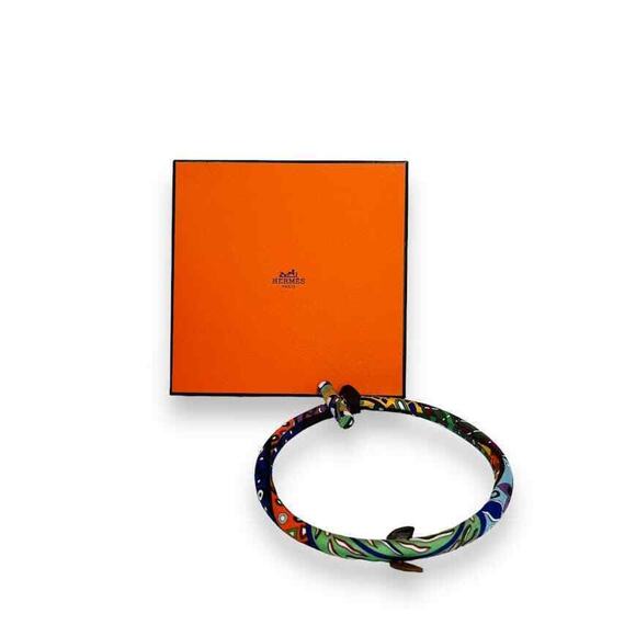 HERMES Multicolor Silk Printed Petit Bridle H Necklace - Picture 1 of 4